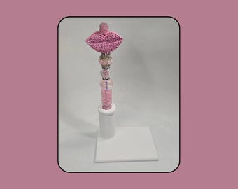 Simple Fancy Pen Stand and Square Figurine Display for Rhinestone and Beadable Pens