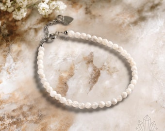 Pulsera de selenita delicada de 3 mm, pequeña pulsera de cuentas de cristal genuino, joyería minimalista de sanación espiritual, regalo para purificar el aura de su esposa. B24