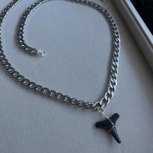 Men&#39;s Shark Tooth Chain Necklace- Sterling Silver