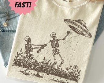 Funny Alien Abduction Skeleton Shirt, Vintage UFO Wildflower Gothic Graphic Retro Halloween Gift Tee