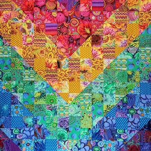 Anna Marie Horner's COLOR DIVE Quilt kit featuring Kaffe Fassett's Collective Fabrics FREE Canvas tote bag with Purchase