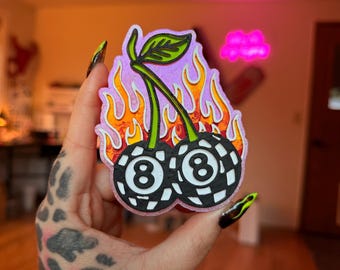 Deodorante per auto a forma di palla numero 8 infuocata