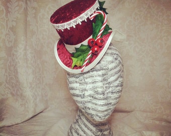 Christmas mini top hat for holidays, parties and performances.