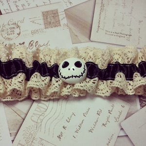 Gothic wedding, Skull garter, Skeleton garter, Halloween garter, Halloween wedding, Wedding garter, Gothic bride, Alternative bride