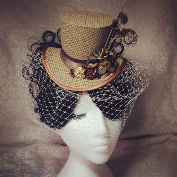 Detachable birdcage veil, peekaboo veil, short veil to wear with a mini hat (hat not included!)