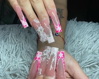 3D babyroze nailart | Nagelkunst met strass en bloemen | Trendy Y2K-persberichten | Handgemaakte glamourpers | Luxe Y2K-nagels