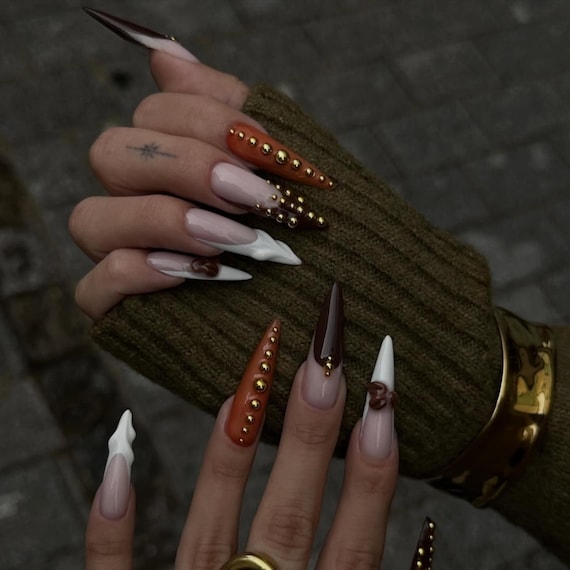 20 Fall Nail Ideas With Leaves, Plaid and Cozy Colors 16 Geometric Tortoiseshell