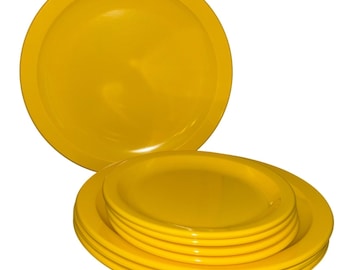 Dallas Ware Yellow Melamine Plates Set 8 Stackable Dinnerware 4 Salad, 4 Dinner