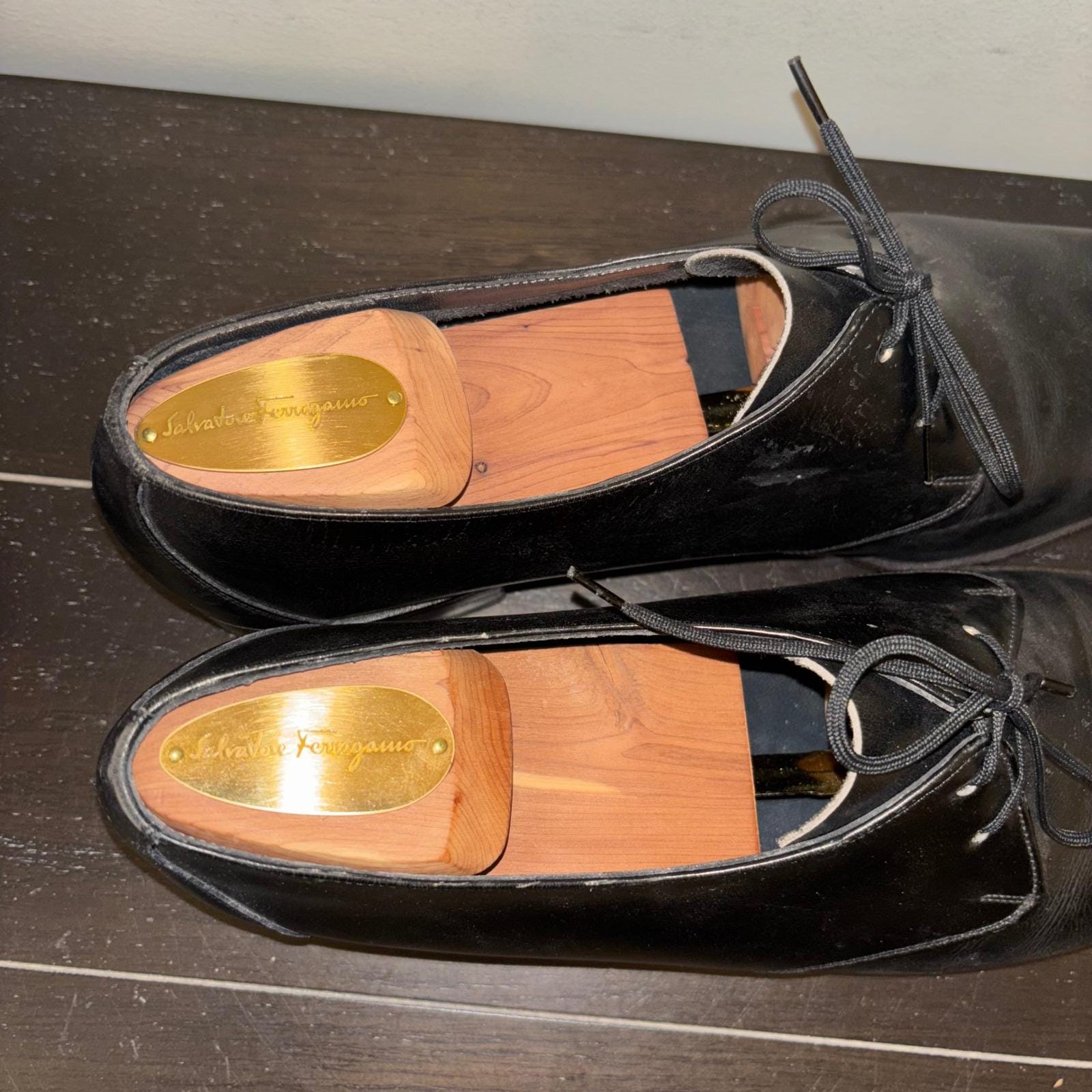 Salvatore Ferragamo | Cedar Wood Shoe Trees | Size Medium M  display picture 1