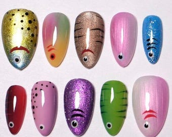 Unghie finte colorate effetto occhio di pesce