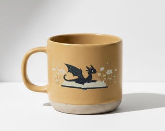 Fantasie draken aardewerk mok, fantasie leesgrage mok, 4e vleugel merch, cadeau boekenliefhebber, leesgrage koffiekop, woondecoratie draak voor lezer, boek cadeau