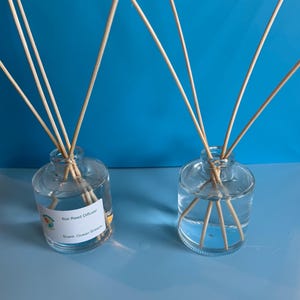 Handmade Reed Diffuser Set: 6oz Glass Bottle, Natural Fiber Reeds