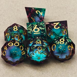 Rot Grün Dunkel Sternenhimmel Flüssigkern Würfel Set für Rollenspiele, Galaxy Dungeons und Drachen Würfel Set für Geschenke