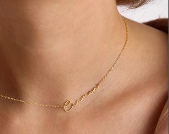 Anpassat namnhalsband, 18K guldpläterade skriftsmycken
