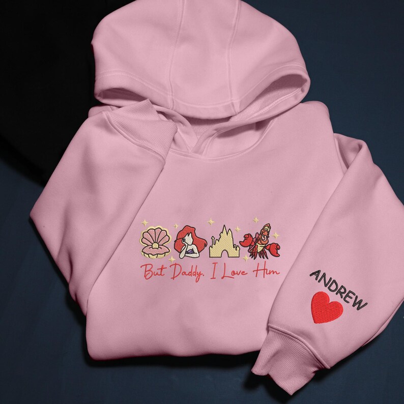 Pode incluir: Um conjunto de tr&ecirc;s canecas de cer&acirc;mica com acabamento manchado e fosco. As canecas s&atilde;o em tons de creme, cinza claro e cinza escuro. Cada caneca tem um design simples e minimalista.