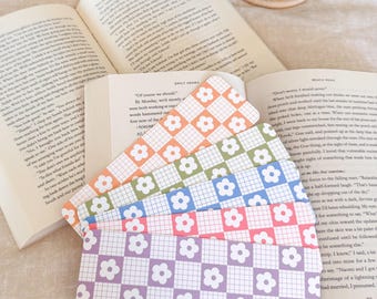 Floral Bookmark Set | Cute Daisy Bookmark | Colorful Flower Bookmark | Aesthetic Bookmark, Book Lover Gift, Plaid Spring Bookmark Set