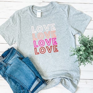 Size Small Love Tshirt