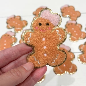 Toppa termoadesiva in ciniglia con bambina di pan di zenzero (8 cm) con contorno glitterato dorato / fiocco per capelli / toppa natalizia / festività / toppe festive / toppe carine