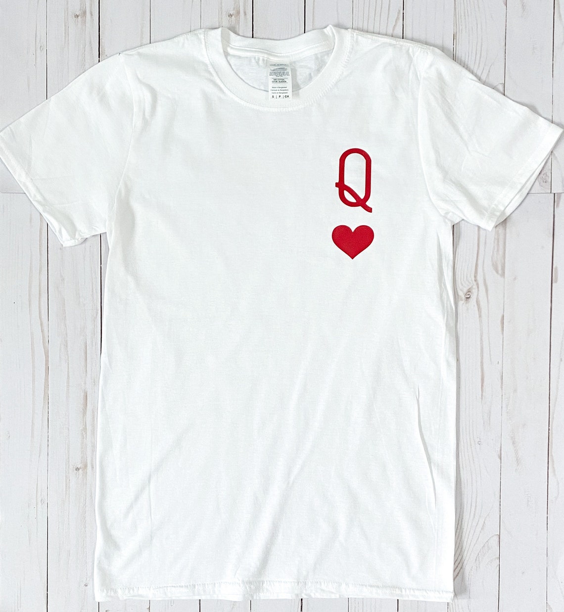 Queen of Hearts white graphic tee m main image 1