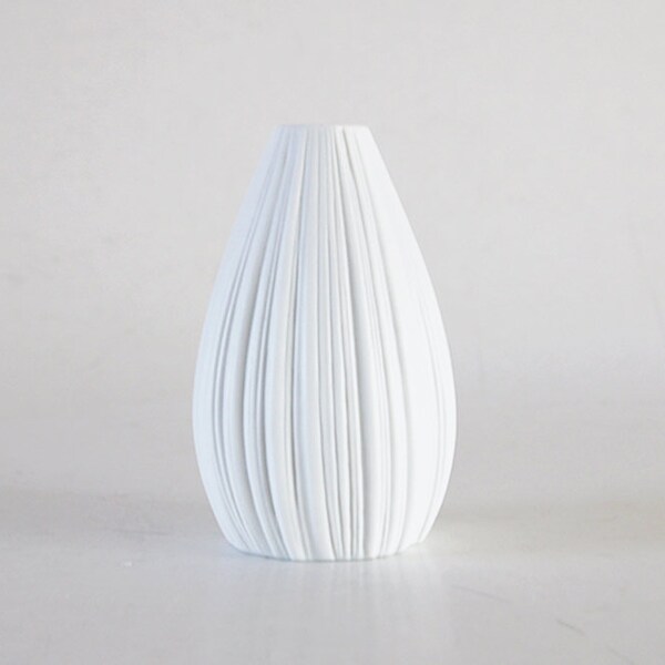 Modernist Porcelain White 'Plissée' Vase - Freyer for Rosenthal 1960s