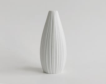 Modernist Porcelain White 'Plissée' Vase - Freyer for Rosenthal 1960s