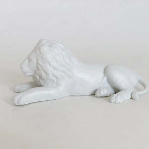 Modernistische deutsche weiße Biscue Porzellan LION Figur