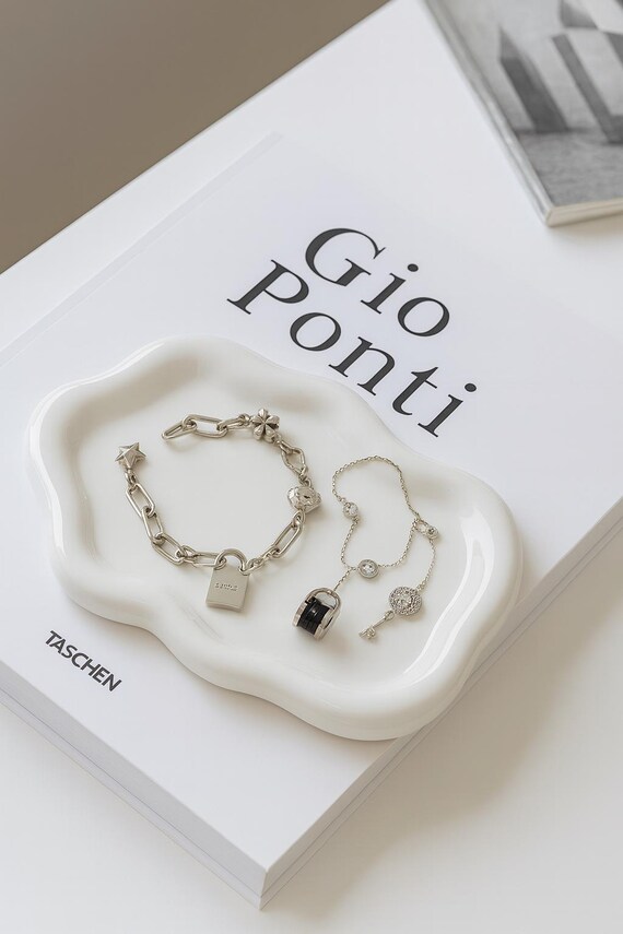 Cloud Ceramic Jewelry Tray – Cute Jewelry Earring Holder Minimalist  Storage Dish, Aesthetic Gift for Friends and Desktop Décor
