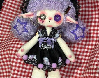 Boneca Waldorf feita à mão – Boneca de pano de algodão orgânico com olhos de botão.