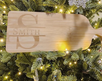 Tabla de charcutería personalizada: tablero de exhibición de alimentos personalizado y regalo de inauguración de la casa para un agente inmobiliario.