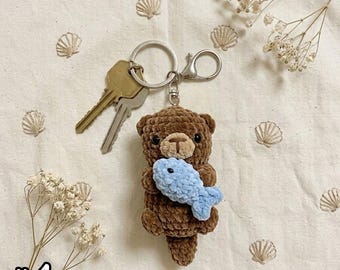 Chaveiro de lontra de crochê, pingente de bolsa fofo de animal, feito à mão, chaveiro kawaii, presente para ela, mini presente de crochê para amante de animais.