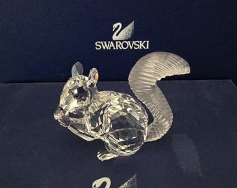 スワロフスキークリスタル リスの置物（ナッツ付き） - 箱入り - Etsy 日本