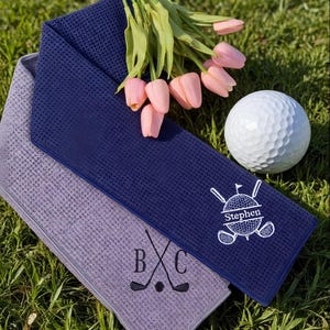 Personalized name golf towels, embroidered handmade golf towels, wedding gifts, creative gifts for dads, groomsmen, and groomsmen.
