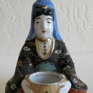 Porcelain Incense Burner/Censer Japanese Nippon Fine Antique Majolica Moriage Incense Bijin Figurine Statue