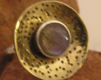 Labradorite Ring Modernist "Black Moonstone" Sterling Silver & Gold Ring Vermeil Vintage New Age Engagement Ring Size 5.75