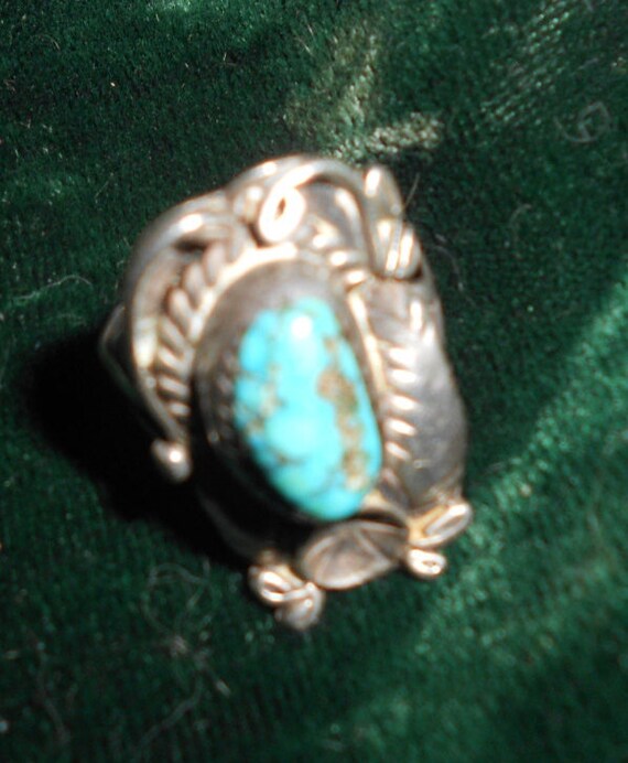 Size 6 Hand Made Stone Ring Bisbee Turquoise Dead Pawn Navajo Peyote Button Detail Vintage 40s Native American Silver Jewelry