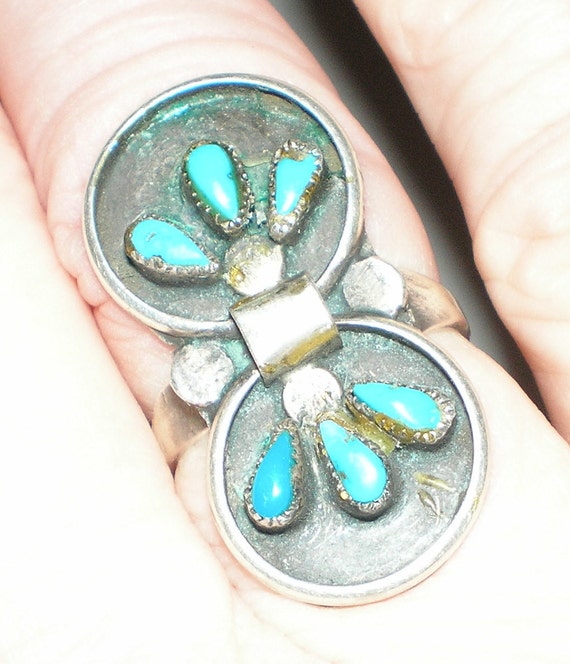 Bisbee Turquoise Ring "Hen's Tooth" Locked Rings … - image 3