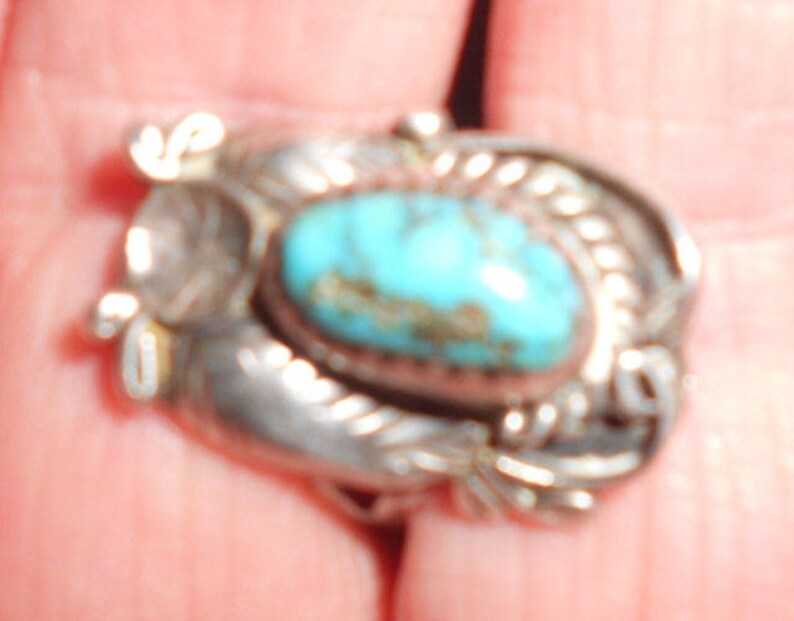 Size 6 Hand Made Stone Ring Bisbee Turquoise Dead Pawn Navajo Peyote Button Detail Vintage 40s Native American Silver Jewelry