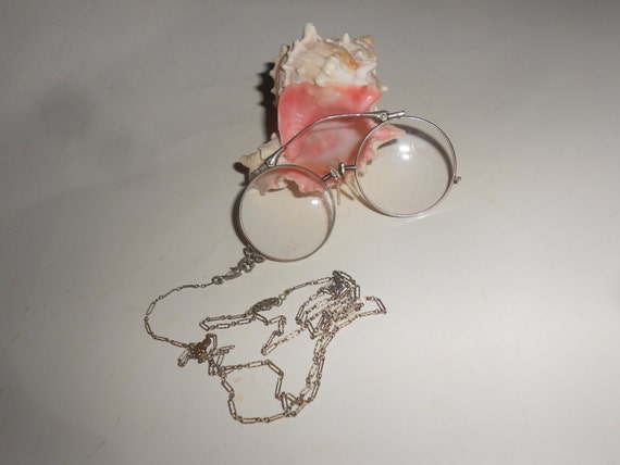 Pince Nez 