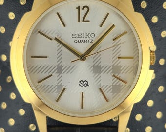 Luxury Vintage Seiko Slim Silver Dial Quartz Men's Wrist Watch | Round Shape | Leather Band | Tank Style