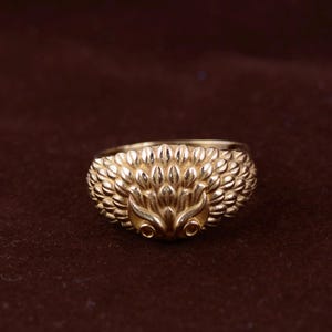 Messing Pfau Feder Ring, Handgemachter verstellbarer Statement Ring für Frauen, Boho Tribal Schmuck, Natur inspiriert Bold Feder Band Ring