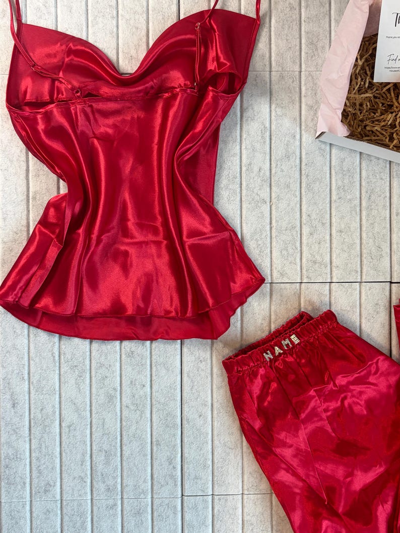 Roze, goud, rood, blauw lichtgewicht satijnen cami broek nachtkleding loungewear pyjama pyjama set l Personaliseerbaar AANGEPASTE GROOTTE BESCHIKBAAR l Valentijnscadeau afbeelding 16