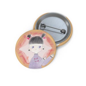 Botón/pin de chica con vestido chino - Insignia con ilustración de moda adorable de waco