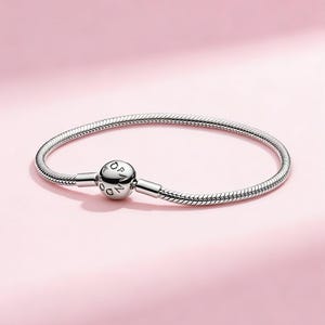 Pulsera Pandora Moments de cadena de serpiente / Pulsera de plata 925 con dijes para mujer / Joyería delicada para el día a día.