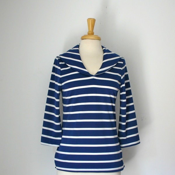 1970s nautical style 3/4 sleeve shirt with sailor collar in navy and white, size medium/large