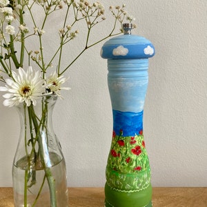 Painted grinder/ poppies/pepper mill image 4