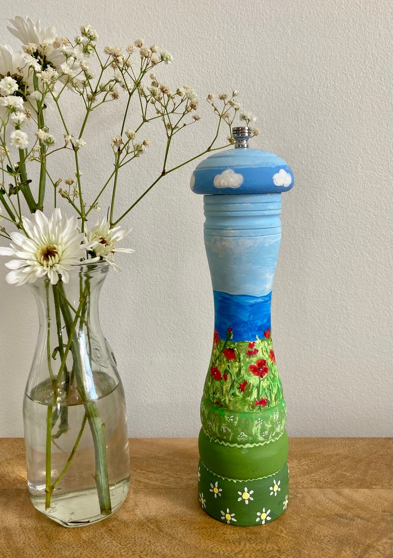 Painted grinder/ poppies/pepper mill image 4