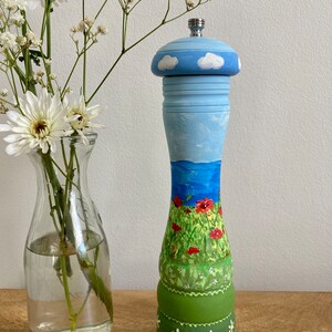 Painted grinder/ poppies/pepper mill image 8