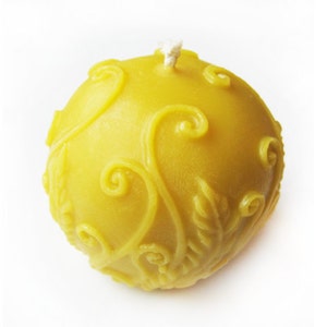 Pure Beeswax Fern Ball Candle image 3