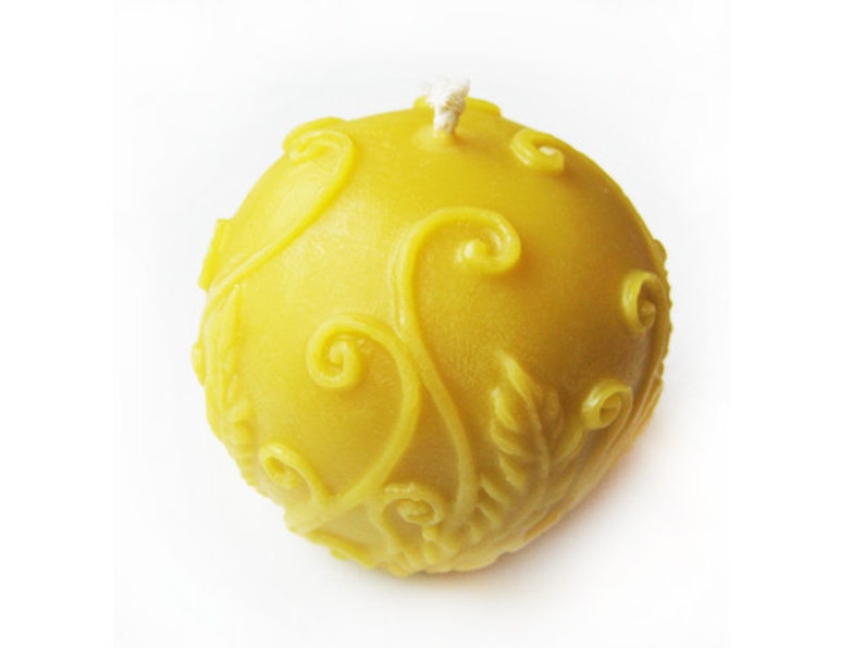 Pure Beeswax Fern Ball Candle image 3