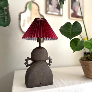 Handmade Ceramic Bedside Lamp – Funky Neutral Boho Lamp with Red Shade – Minimalistic Pottery Stoneware Lamp – Table Lampshades